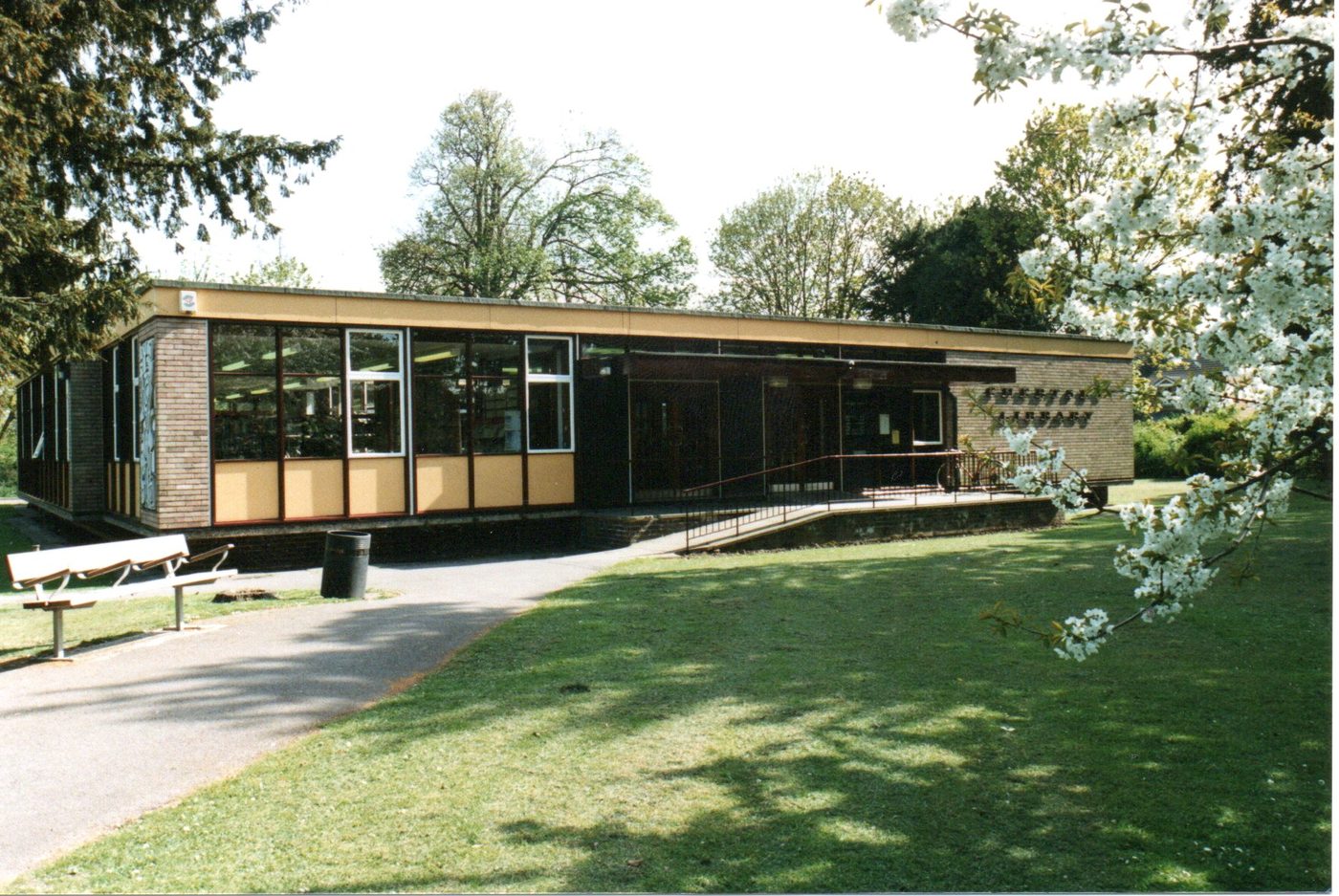 Chertsey Library in 1995